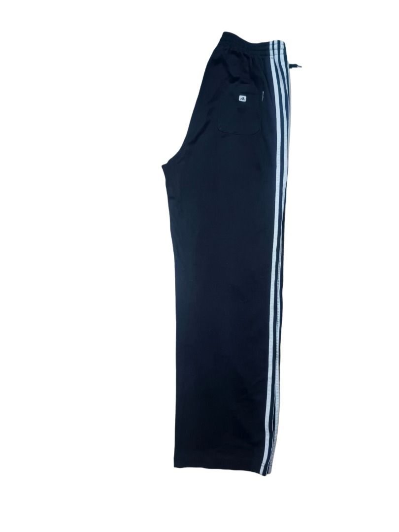 Baggy addidas pants (Category: Joggers) located in Antipolo. Submitted by rekreek11 (Listing ID 1470874920, Image 2). Description: Pleaseeee Readdd First ‼️ ‎ Dimes ( inches) W: 30 L : 43 ‎check my other listings for more items ‎ ‎All Items are either off/authentic ‎All items are either preloved/thrifted ‎All issues are included in the picture ‎Manage your expectations ‎ ‎Note before buying: ‎- no cod, payment first only ‎- ship via j&t/lalamove/