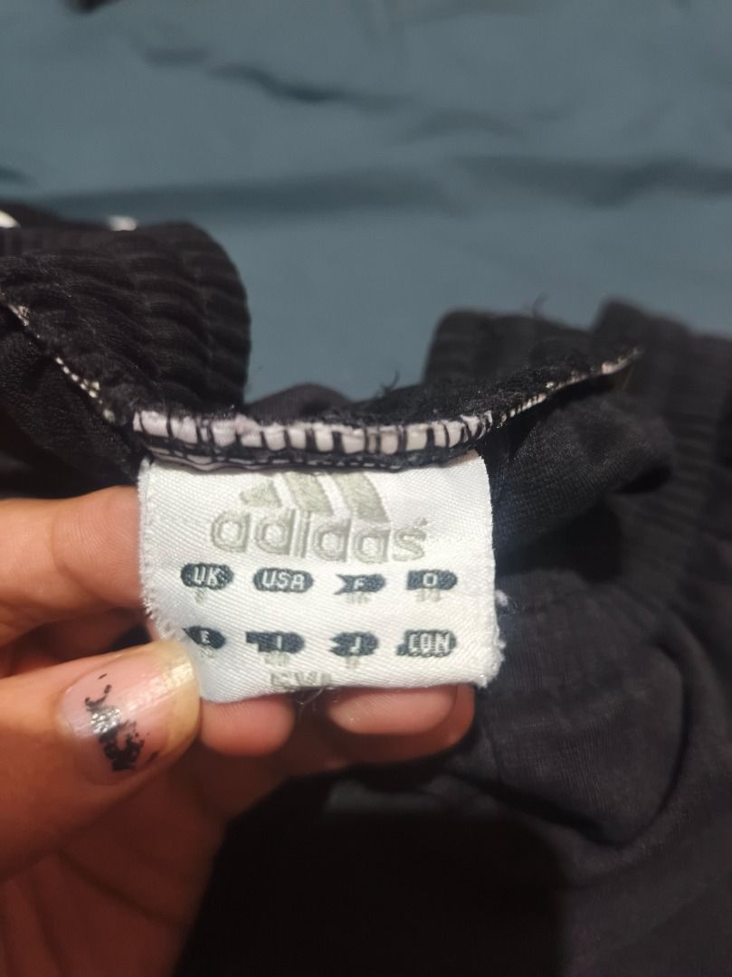 Baggy addidas pants (Category: Joggers) located in Antipolo. Submitted by rekreek11 (Listing ID 1470874920, Image 3). Description: Pleaseeee Readdd First ‼️ ‎ Dimes ( inches) W: 30 L : 43 ‎check my other listings for more items ‎ ‎All Items are either off/authentic ‎All items are either preloved/thrifted ‎All issues are included in the picture ‎Manage your expectations ‎ ‎Note before buying: ‎- no cod, payment first only ‎- ship via j&t/lalamove/