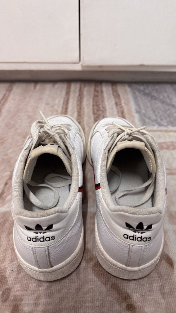 Adidas Continental 80 – White | US 10 (Category: Sneakers) located in Manila. Submitted by mbandrada18 (Listing ID 1470825613, Image 3). Description: Adidas Continental – White | US 10 Details: • Size: US 10 • Colorway: White with red accents • No sole separation • Pre-loved condition with visible signs of use; please refer to the photos 💰 Price: ₱ 1,000 📍 Location: Marikina City Message me if interested. Thank you!.