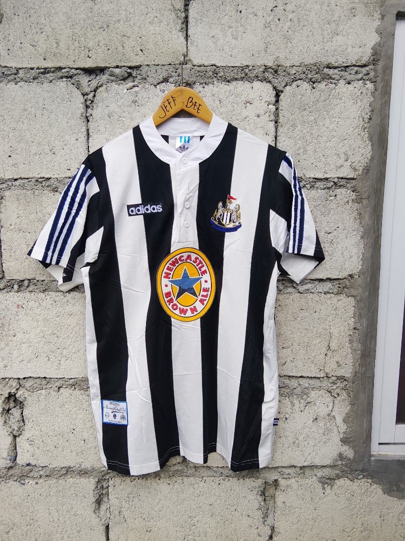 Adidas footbal jersey (Category: Activewear) located in Bayombong. Submitted by jeffreybee (Listing ID 1470880288, Image 1). Description: 29 length 21 width need wash on neckline.