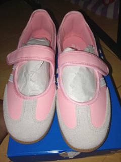 (Category: ) located in . Submitted by pinkishpink08 (Listing ID 1470811750, Image 1). Description: .