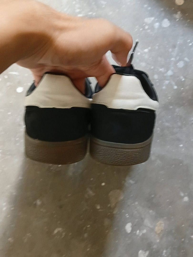 Adidas Spezial US 8 (Category: Sneakers) located in Quezon City. Submitted by shaigilgeous (Listing ID 1470791444, Image 3). Description: Used, but still in good condition pm for more details mop: gcash mod: lalamove loc:qc, tandang sora.
