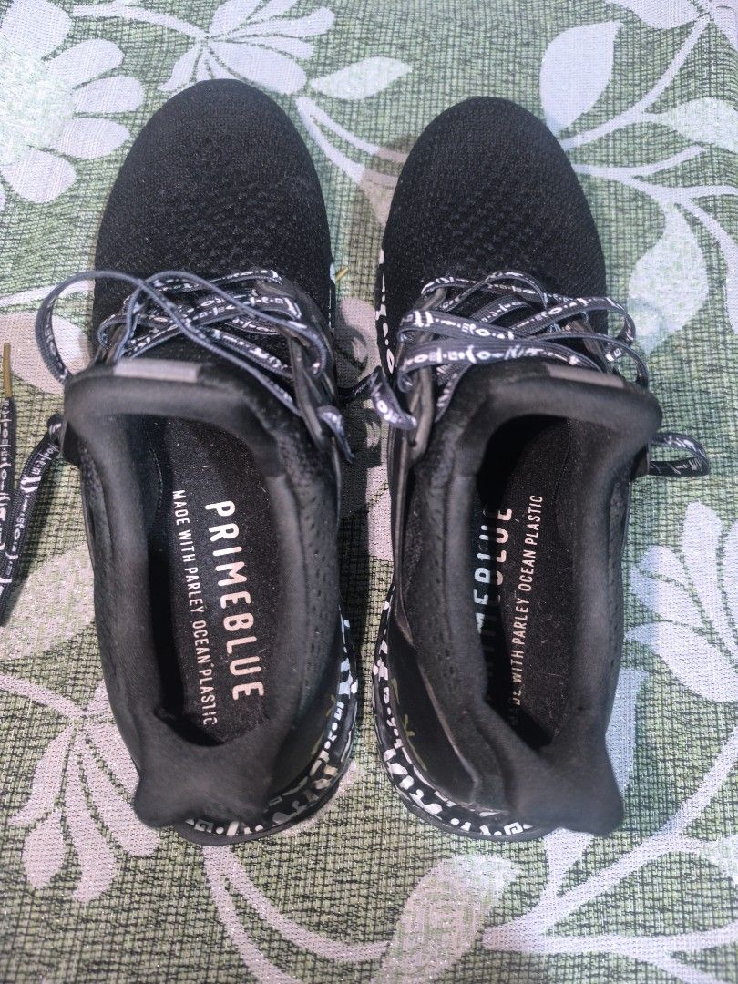 Adidas Ultra boost x Mohamed salah (Category: Sneakers) located in Batangas. Submitted by keentree.a25547 (Listing ID 1470869159, Image 3). Description: BOX NOT INCLUDED.