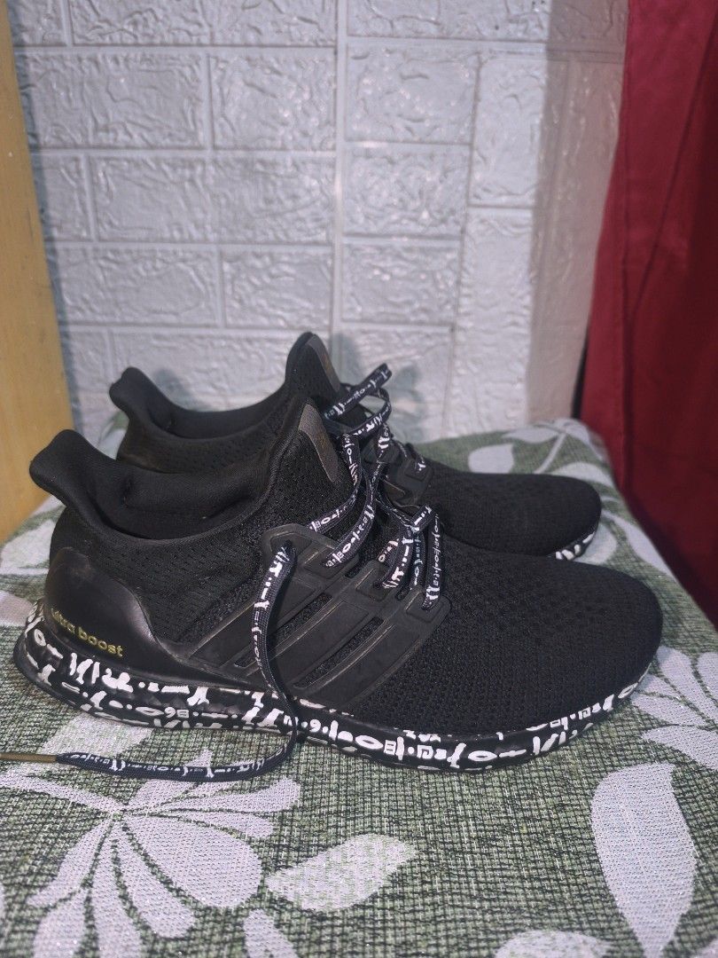 Adidas Ultra boost x Mohamed salah (Category: Sneakers) located in Batangas. Submitted by keentree.a25547 (Listing ID 1470869159, Image 2). Description: BOX NOT INCLUDED.