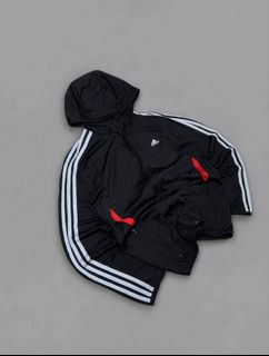 (Category: ) located in . Submitted by thrift_in_the_hoods (Listing ID 1470931603, Image 1). Description: .