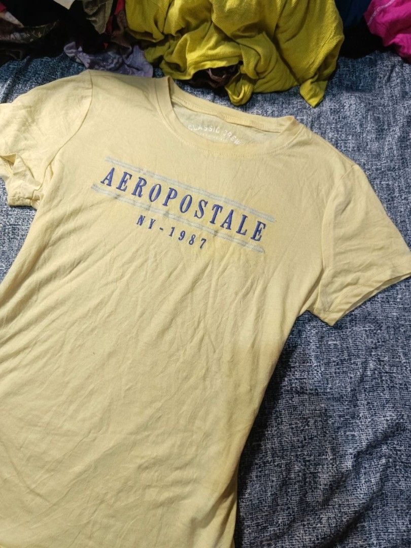 y2k Aeropostale pastel yellow top (Category: Blouses) located in Binangonan. Submitted by uhwhynot (Listing ID 1470820821, Image 1). Description: .