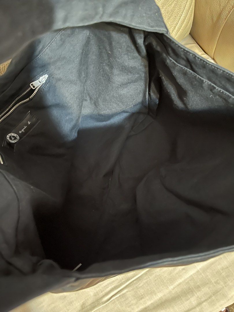 Agnes b. Black Canvas Tote Bag (Category: Tote Bags) located in Calamba. Submitted by jupreloved_ (Listing ID 1470791979, Image 3). Description: Authentic Sport b. by Agnes b. black canvas tote bag. Spacious, slouchy everyday shoulder bag made of 100% cotton with a clean interior zipper pocket. Brand: Agnes b. Size: Extra Large Shipping through J&T. Payment are strictly through GCASH only, no COD. Exact size and color may be different from the pi