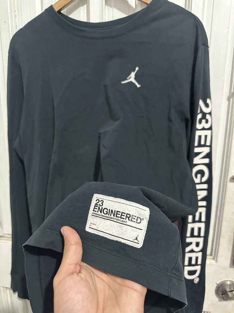AIR JORDAN ENGINEERED (Category: Activewear) located in Manila. Submitted by jastthrift (Listing ID 1470852423, Image 2). Description: AIR JORDAN ENGINEERED LONG-SLEEVE T SHIRT 21x27 Good condition No issue 9.8 color rate.