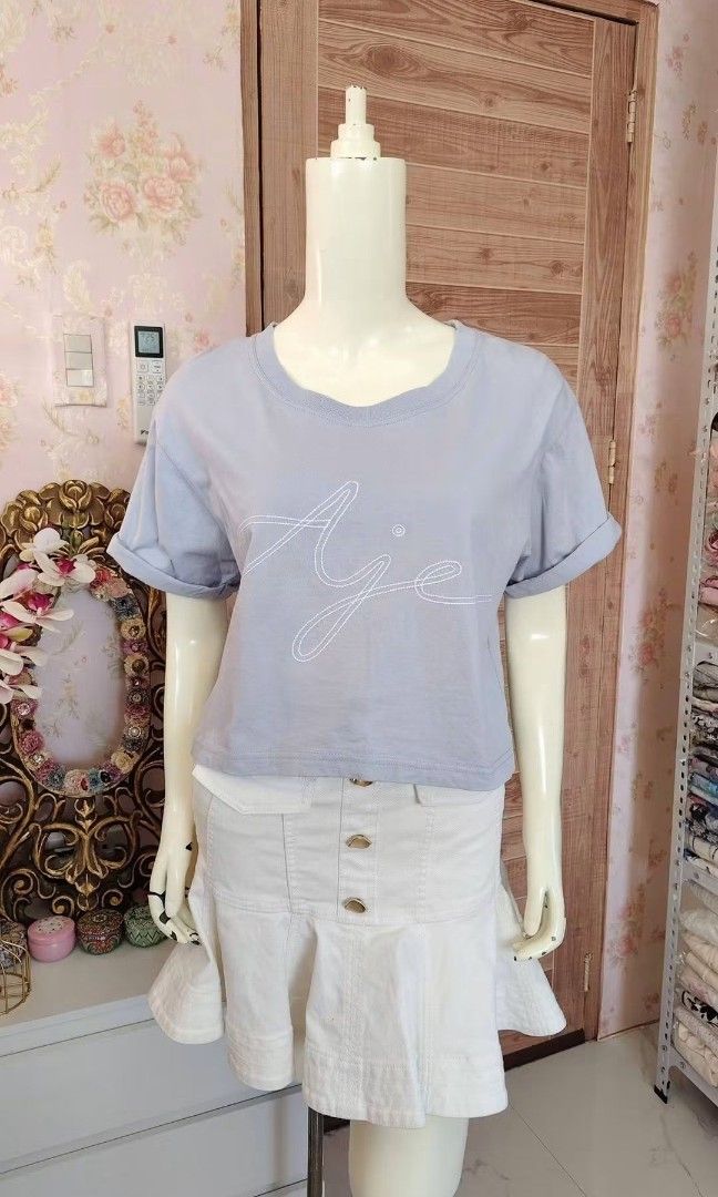 Aje Baby Blue Semi Crop Tee (Category: Shirts) located in Pagudpud. Submitted by altheacee063978 (Listing ID 1470830975, Image 3). Description: s-m.