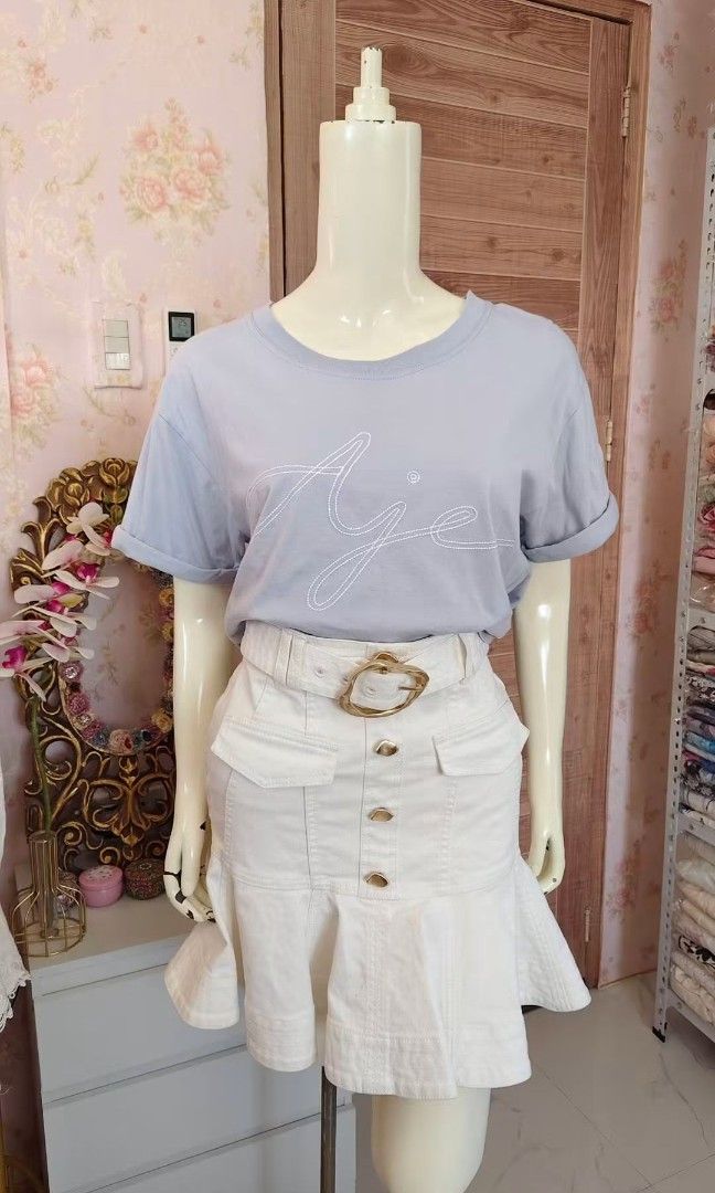 Aje Baby Blue Semi Crop Tee (Category: Shirts) located in Pagudpud. Submitted by altheacee063978 (Listing ID 1470830975, Image 2). Description: s-m.
