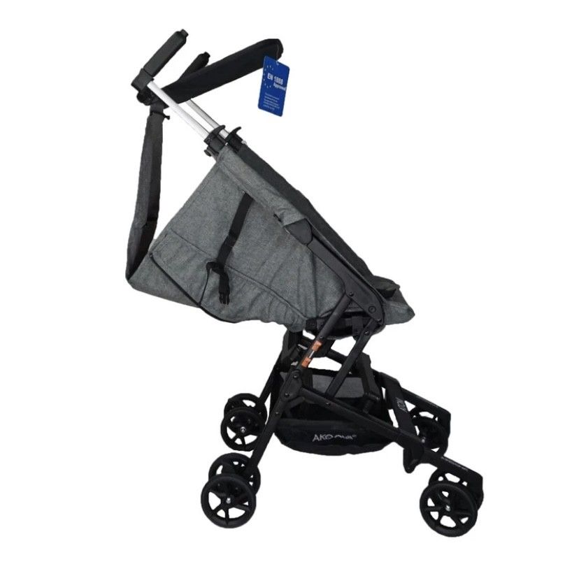 Akeeva Atom Stroller (Category: Strollers) located in Pasig City. Submitted by ela_zen15 (Listing ID 1470788661, Image 2). Description: Akeeva Atom Stroller Ultra Compact Cabin/Hand Carry Stroller Designed to fit in an airplane overhead compartment Can do lalamove sagot nyo po sf.