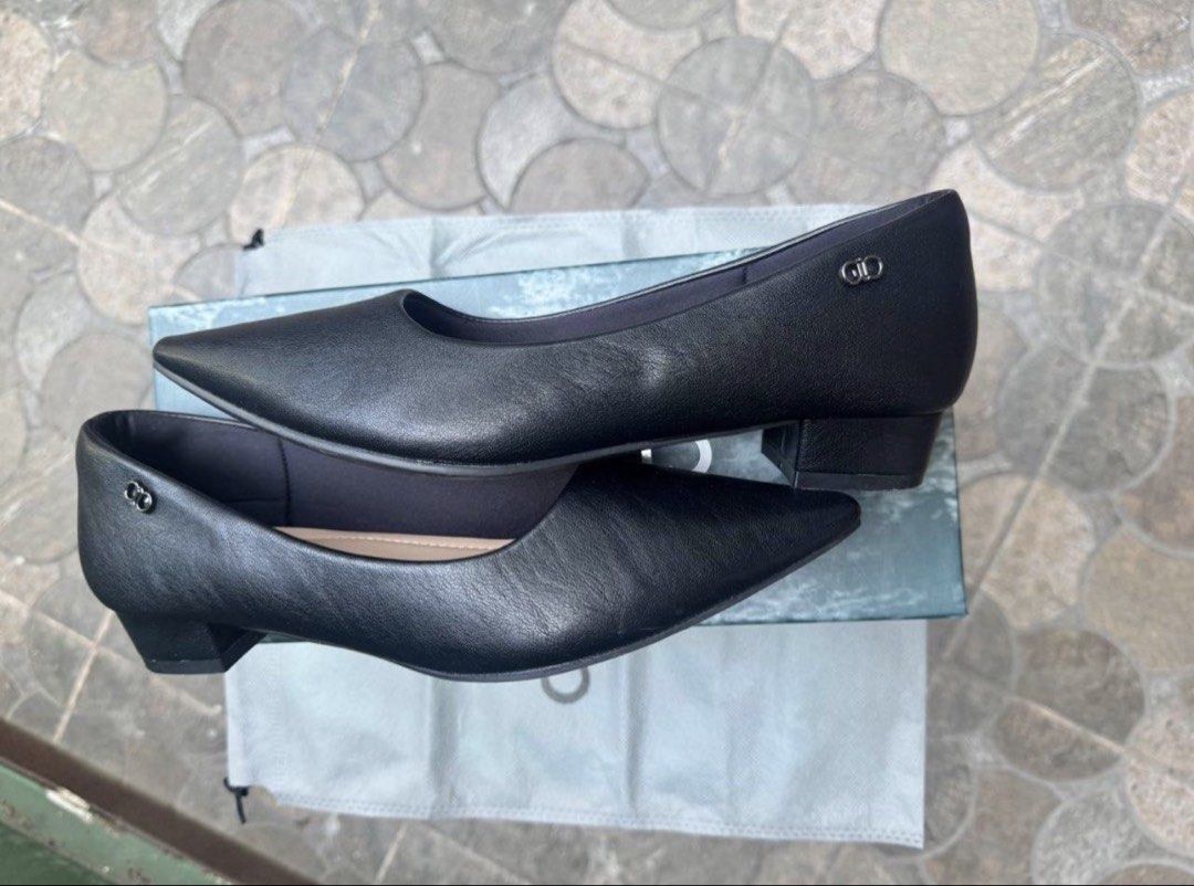 Alberto CushOn: Formal black shoes size 38 (Category: Heels) located in Cotabato. Submitted by monnik11 (Listing ID 1470743576, Image 2). Description: Bought a wrong size. Feel free to ask questions! Style name: Gail EU size: 38 Color: Black.