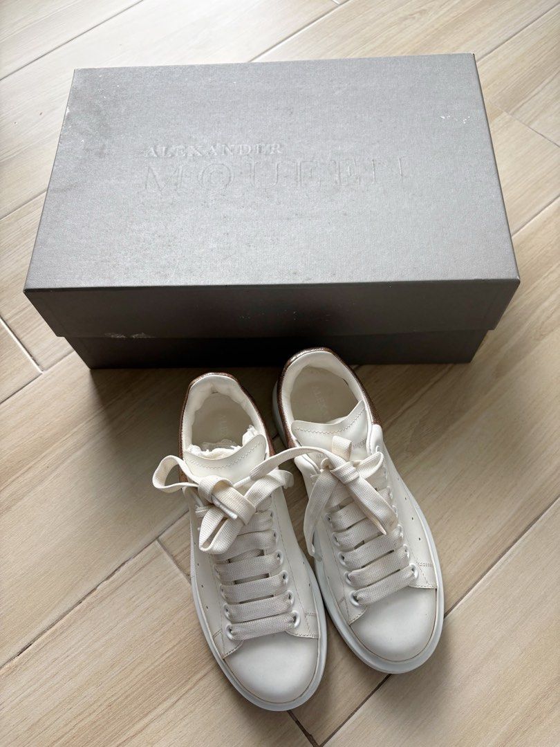 Alexander Mcqueen Sneakers (Size 35) (Category: Sneakers & Footwear) located in Quezon City. Submitted by kaaat15 (Listing ID 1470801252, Image 1). Description: Flaw on tab otherwise excellent.