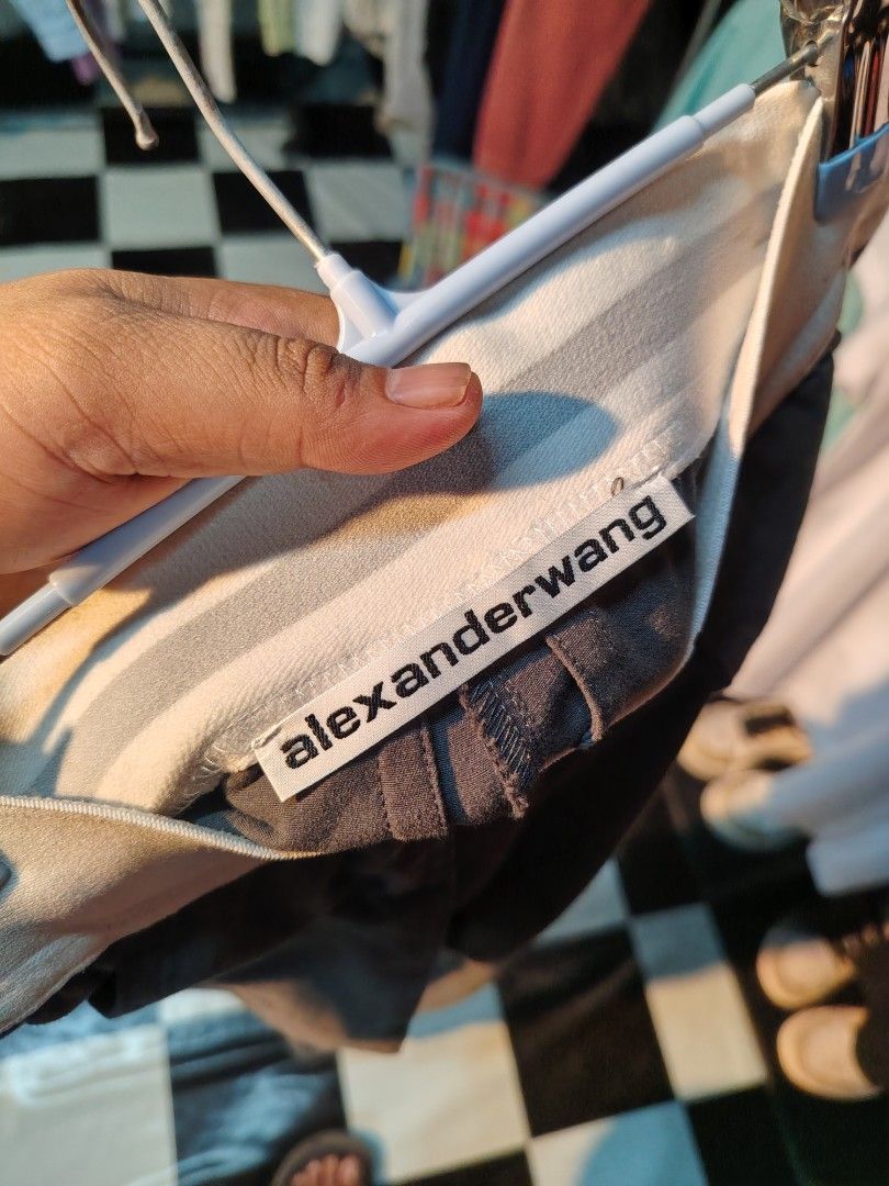 Alexander Wang (Category: Jeans) located in Leyte. Submitted by thrift_by_nblza (Listing ID 1470878277, Image 2). Description: Alexander Wang Size Small No issue As new.