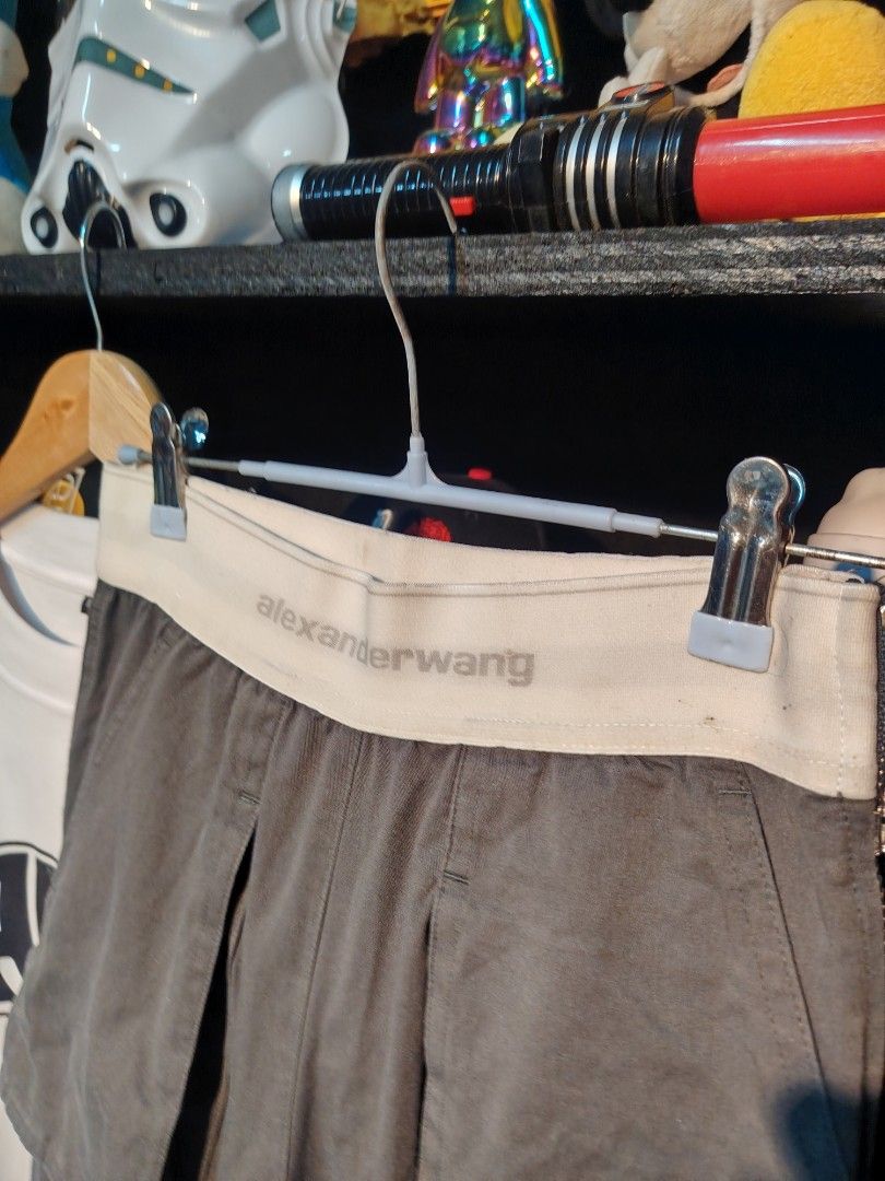 Alexander Wang (Category: Jeans) located in Leyte. Submitted by thrift_by_nblza (Listing ID 1470878277, Image 3). Description: Alexander Wang Size Small No issue As new.