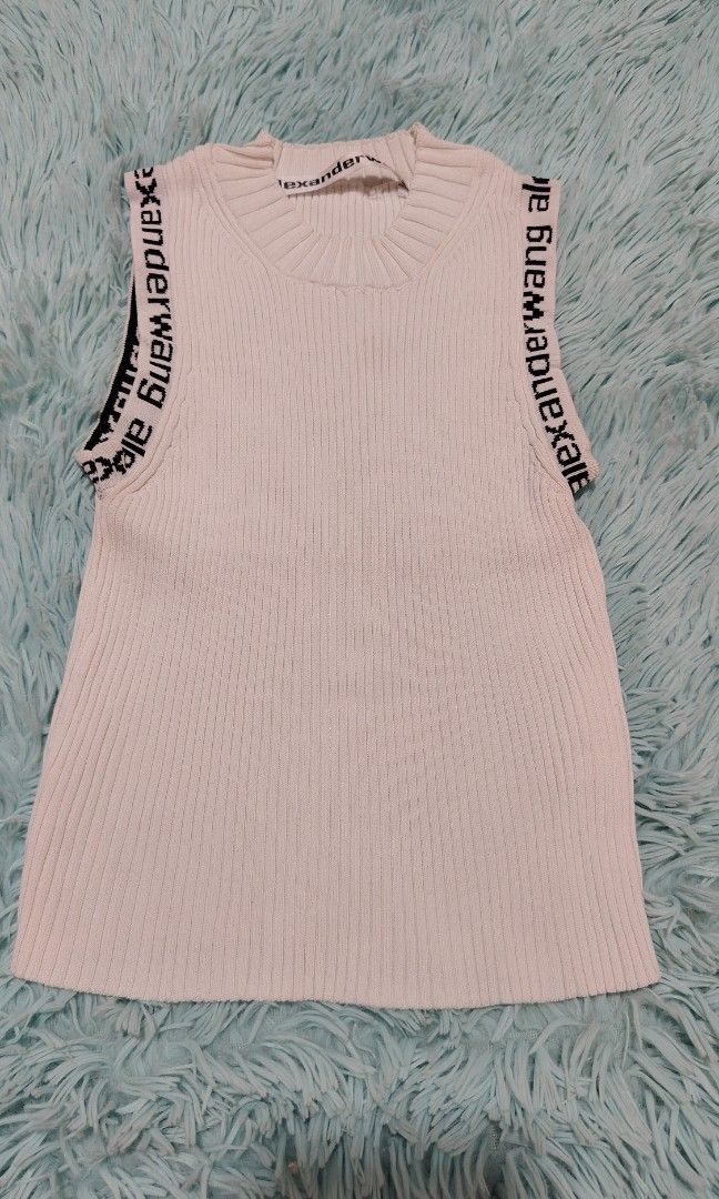 Alexander wang rib-knit croptop (Category: Sleeveless) located in Quezon City. Submitted by thriftmo19 (Listing ID 1470896387, Image 1). Description: Size medium 9/10 condition Need wash 600 only.