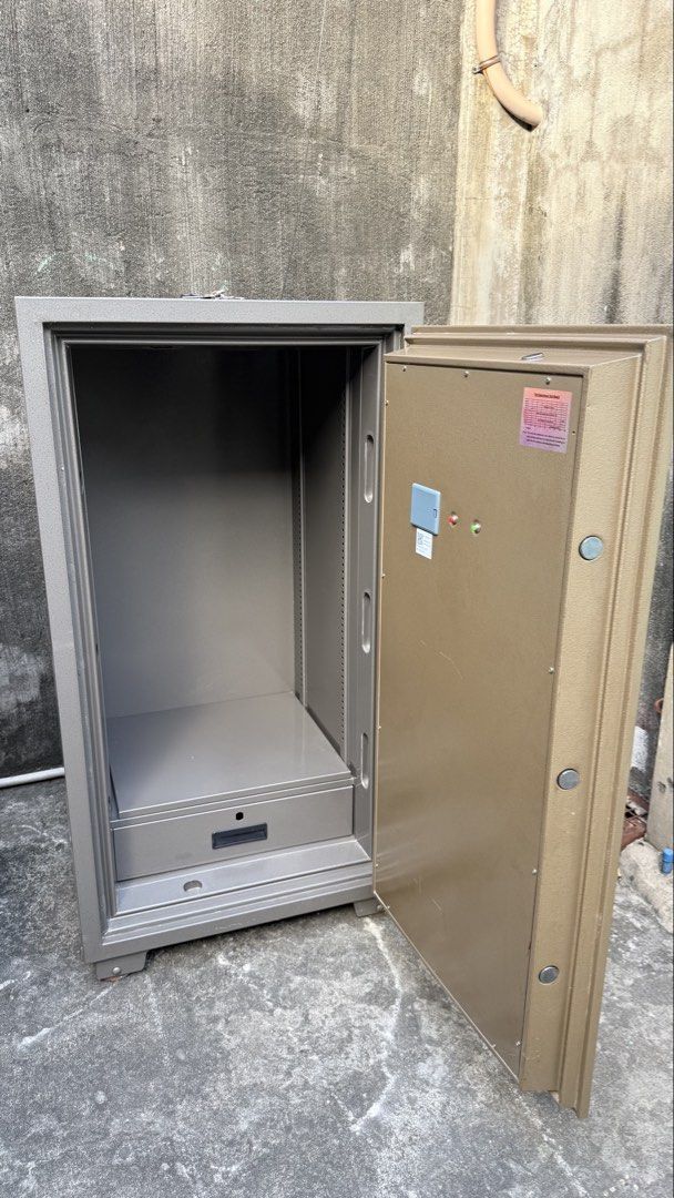 Almost new! Goodwill safety vault (Category: Safe) located in Makati City. Submitted by curatedfindsbydei (Listing ID 1470822057, Image 3). Description: Almost new! Goodwill security vault Originally P134,099 Selling for P70,000 only Complete set of keys 2 shelves 300kg weight 9.06 cubic ft Buyer must provide at-least 4 manpower to pull out the unit Pickup location: Pasig MOP: BPI.