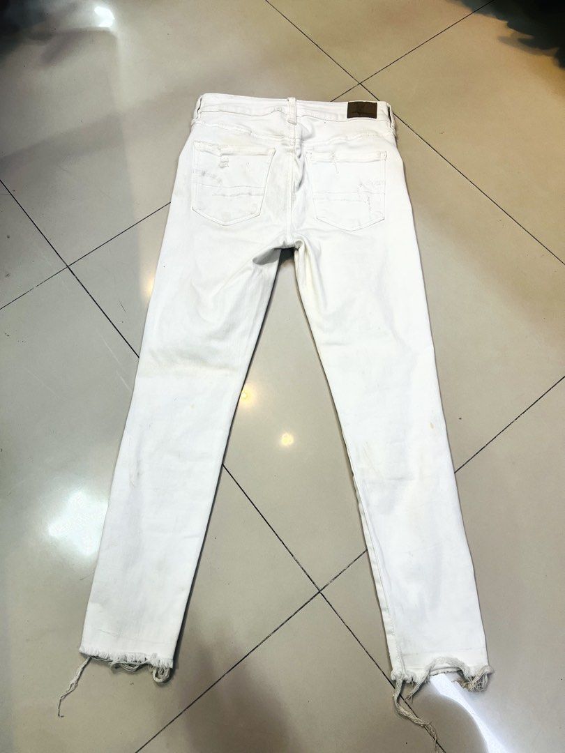 American Eagle Outfitters White Distressed Jeans (Category: Jeans) located in Manila. Submitted by irenekaren57943 (Listing ID 1470803105, Image 3). Description: 𒊹︎American Eagle Outfitters White Distressed Jeans ➤ 𝟐𝟔-𝟐𝟖 𝐖𝐚𝐢𝐬𝐭 (𝟑𝟎 𝐢𝐟 𝐬𝐭𝐫𝐞𝐭𝐜𝐡) 𝟑𝟒.𝟓 𝐋𝐞𝐧𝐠𝐭𝐡 ➤ 𝟗.𝟓 | 𝐄𝐱𝐜𝐞𝐥𝐥𝐞𝐧𝐭 ➤ 𝐍𝐨 𝐈𝐬𝐬𝐮𝐞 𝐖𝐚𝐬𝐡𝐚𝐛𝐥𝐞 𝐒𝐭𝐚𝐢𝐧 (𝐧𝐚𝐝𝐮𝐦𝐢𝐡𝐚𝐧 𝐥𝐚𝐧𝐠 𝐬𝐚 𝐩𝐚𝐠𝐤𝐚𝐤𝐚𝐝𝐢𝐬𝐩𝐥𝐚𝐲 .