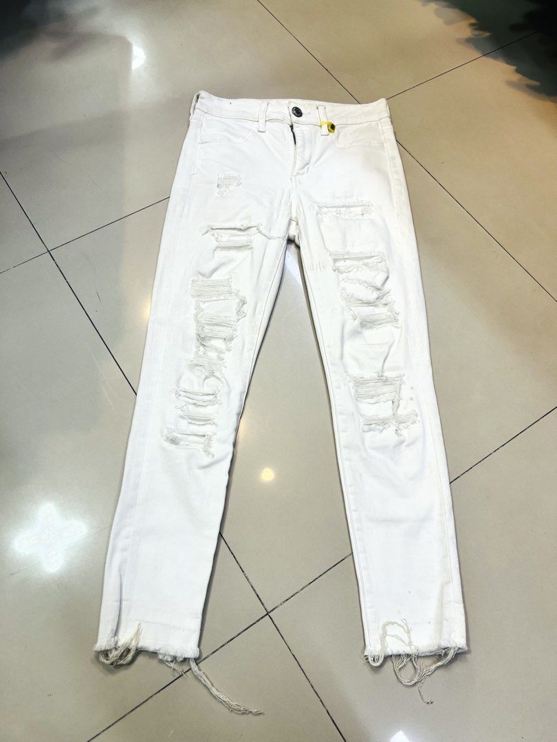 American Eagle Outfitters White Distressed Jeans (Category: Jeans) located in Manila. Submitted by irenekaren57943 (Listing ID 1470803105, Image 2). Description: 𒊹︎American Eagle Outfitters White Distressed Jeans ➤ 𝟐𝟔-𝟐𝟖 𝐖𝐚𝐢𝐬𝐭 (𝟑𝟎 𝐢𝐟 𝐬𝐭𝐫𝐞𝐭𝐜𝐡) 𝟑𝟒.𝟓 𝐋𝐞𝐧𝐠𝐭𝐡 ➤ 𝟗.𝟓 | 𝐄𝐱𝐜𝐞𝐥𝐥𝐞𝐧𝐭 ➤ 𝐍𝐨 𝐈𝐬𝐬𝐮𝐞 𝐖𝐚𝐬𝐡𝐚𝐛𝐥𝐞 𝐒𝐭𝐚𝐢𝐧 (𝐧𝐚𝐝𝐮𝐦𝐢𝐡𝐚𝐧 𝐥𝐚𝐧𝐠 𝐬𝐚 𝐩𝐚𝐠𝐤𝐚𝐤𝐚𝐝𝐢𝐬𝐩𝐥𝐚𝐲 .