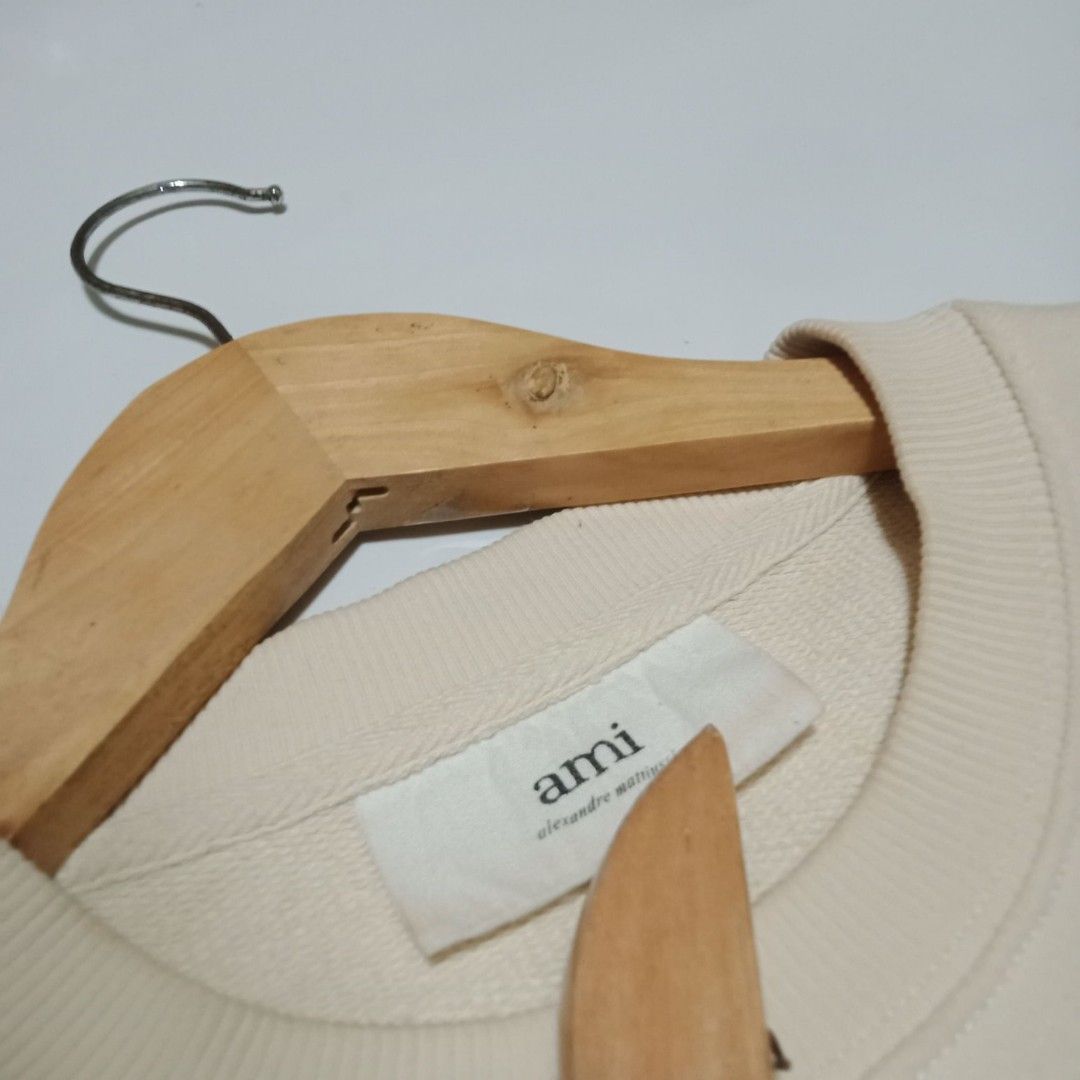 AMI JACKET LONG SLEEVE (Category: Coats, Jackets and Outerwear) located in Cebu City. Submitted by svt2024 (Listing ID 1470926847, Image 2). Description: AMI 20×23 20 WIDTH 23 LENGHT WASHABLE MINI STAIN 9.5 CONDITION/COLOR RATE.