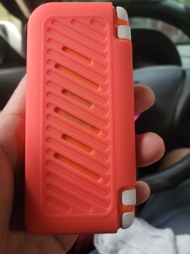 anbernic rg28xx (Category: Others) located in Manila. Submitted by craulo99 (Listing ID 1470816671, Image 2). Description: for sale - no issue -free jelly case - with 64gb memcard with games - slighty nego.