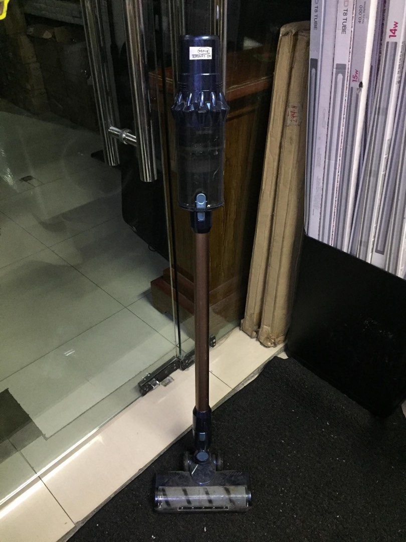 ANKO VC109A Cordless Stick Vacuum Cleaner (Category: Vacuum Cleaner & Housekeeping) located in Pasay City. Submitted by meostore (Listing ID 1470783957, Image 1). Description: ANKO VC109A Cordless Stick Vacuum Cleaner -Brand: ANKO -Model no.: VC109A -Input rating: 35 Volts — 800mA -Bagless stick vacuum for dry household and light surface cleaning -Multi-speed settings; Quick pickup NOTE: No charging adapter included. Unit only. Expect scratches o