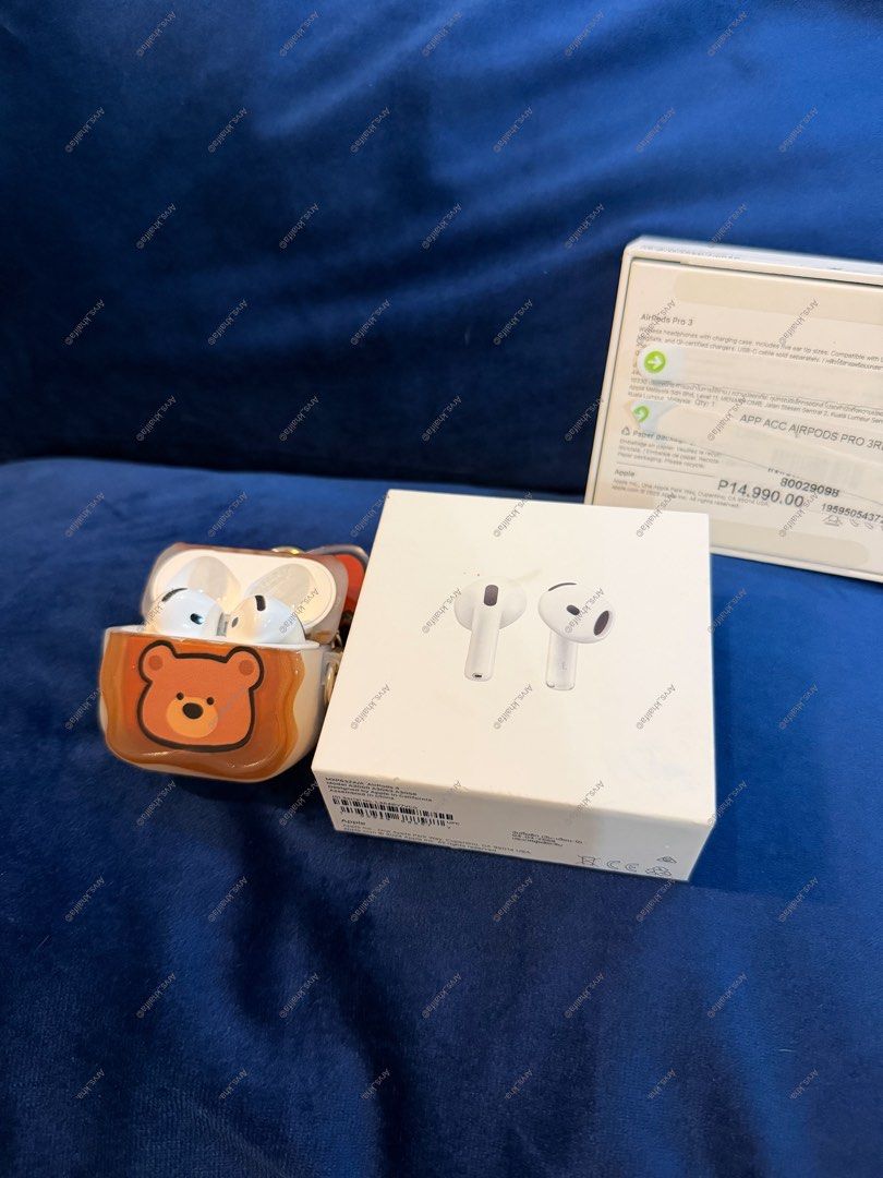 Apple AirPods 4 non ANC with free cases (Category: Headphones & Headsets) located in Rosario. Submitted by chippycoco (Listing ID 1470766091, Image 1). Description: - Authentic Apple wireless earbuds - Includes silicone cases - Comes with original charging case and boxes - USB-C charging compatibility - pristine condi RFS i have airpods pro and headsets.