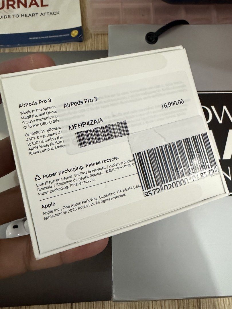 Apple Airpods Pro 3 New with OR (Category: Earphones) located in Makati City. Submitted by taguig_topseller (Listing ID 1470884856, Image 3). Description: With official receipt from PoweMac. Brand new, binuksan lang. .