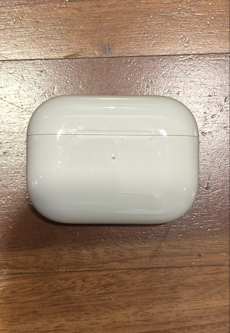 Apple AirPods Pro with UAG protective case (Category: Headphones & Headsets) located in Taguig. Submitted by s.tree (Listing ID 1470831818, Image 2). Description: Details: • Brand: Apple • Model: AirPods Pro 1st Generation • Model Number: A2084 • Color: White • Condition: Good, with normal signs of use • Includes original Apple charging case • Includes original UAG green protective case • Battery condition: Not recently tested • Original box: Sti