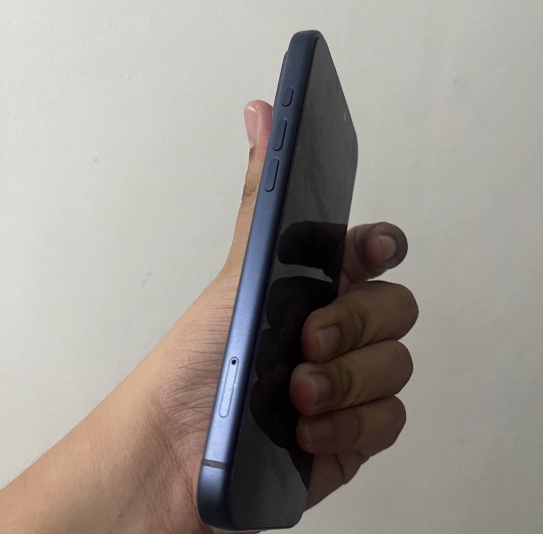 Apple iPhone 17 Pro Max 256GB Deep Blue (Category: iPhone 17 Series) located in Pasay City. Submitted by yanie0429 (Listing ID 1470806242, Image 1). Description: Complete with box and receipt -No sim restrictions (Open-line) -90% BH 444 CC updated iOS 27.2 -Warranty until December 6, 2026 -98% smooth with light scratch paint chip on left side near the screen but not visible with case -No other issues and no history of repair Slightly negotiable R