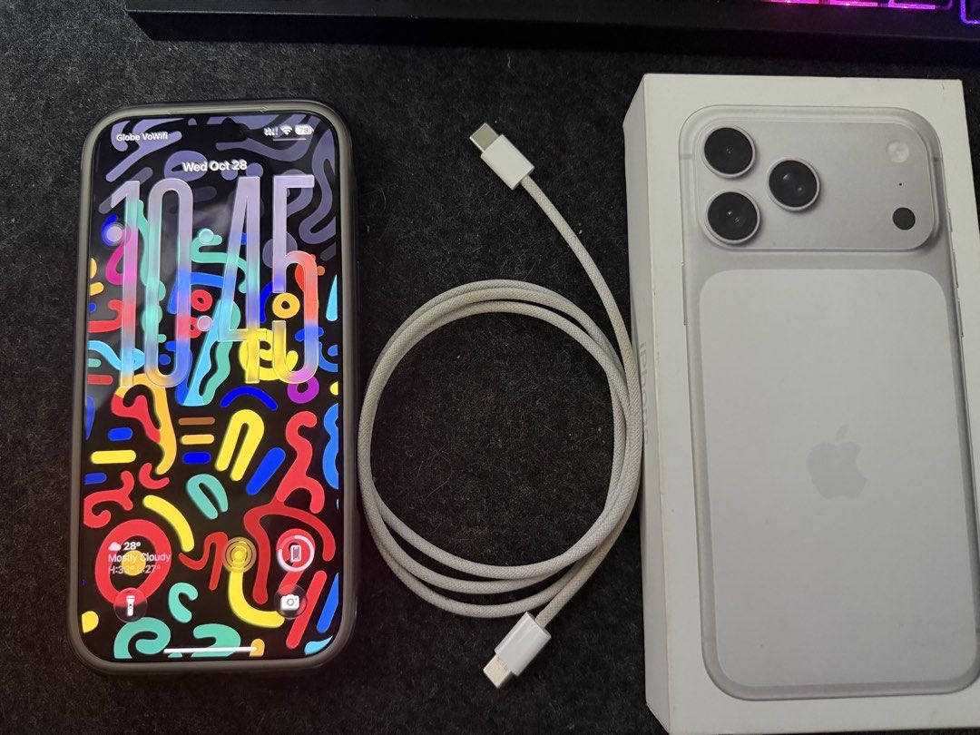 Apple iPhone 17 Pro Max 256GB Silver (Category: iPhone 17 Series) located in Las Pinas. Submitted by xjohnrick (Listing ID 1470886270, Image 1). Description: For Sale / Swap iPhone 17 Pro Max 256GB Silver 92% BH (419 CC as of Oct. 28 2026) J/A (Japan Variant) e-Sim (Factory Unlocked) Higher Battery Capacity compared to Local / with Physical Sim Slot Variant Issue: Small scratch sa action button and bottom left part ng phone Comes with Box same im