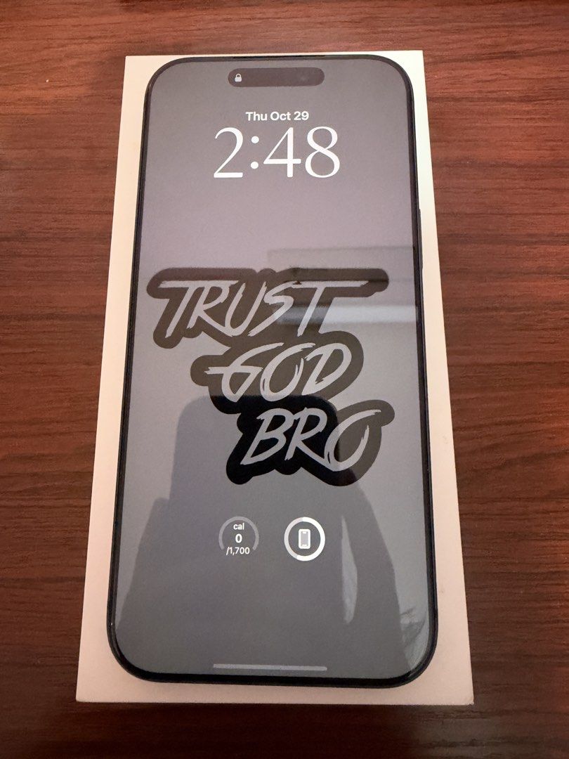 Apple iPhone 17 Pro Max 256GB Deep Blue (Category: iPhone 17 Series) located in Las Pinas. Submitted by jhndksnb (Listing ID 1470916670, Image 1). Description: Selling my personally owned iPhone 17 Pro Max. Complete with original box and premium cases. UNIT DETAILS: • iPhone 17 Pro Max • 256GB Storage • Deep Blue • 97% Battery Health • 252 Battery Cycles • First Used: March 2026 • Purchased from The Loop, Alabang • Apple Limited Warranty until Ma