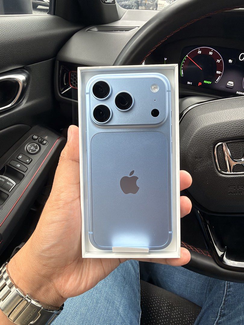 Apple iPhone 18 Pro 512GB Glacier (Category: iPhone 18 Series) located in Mandaluyong City. Submitted by wopeepop (Listing ID 1470834223, Image 3). Description: iPhone 18 Pro 512GB Glacier Open Line Complete with box and receipt from Digital Walker Warranty Start: October 27, 2026 Location: Mandaluyong.