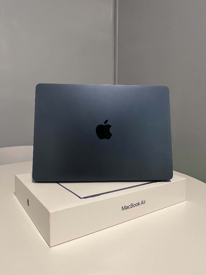 Apple MacBook Air Midnight M2 (Category: Laptops & Notebooks) located in Manila. Submitted by japzkie12 (Listing ID 1470753530, Image 1). Description: - Model: Apple M2 chip - Color: Midnight - Condition: Pristine, clean body with no noticeable scratches - Display & Input: Clean screen, fully working keyboard, smooth trackpad - Battery: Charges and holds a fine charge - Inclusions: Original box and Power Mac Center paper bag included - Status: Re