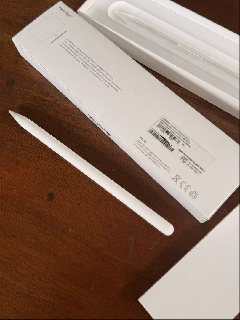 Apple Pencil 2nd Gen (Category: Other Accessories) located in Pasig City. Submitted by momo_hiraiii (Listing ID 1470770920, Image 2). Description: Apple Pencil 2nd Generation - works perfectly fine (pm for video) - bought in Best Buy US - a few scratches - with original box pm if interested.