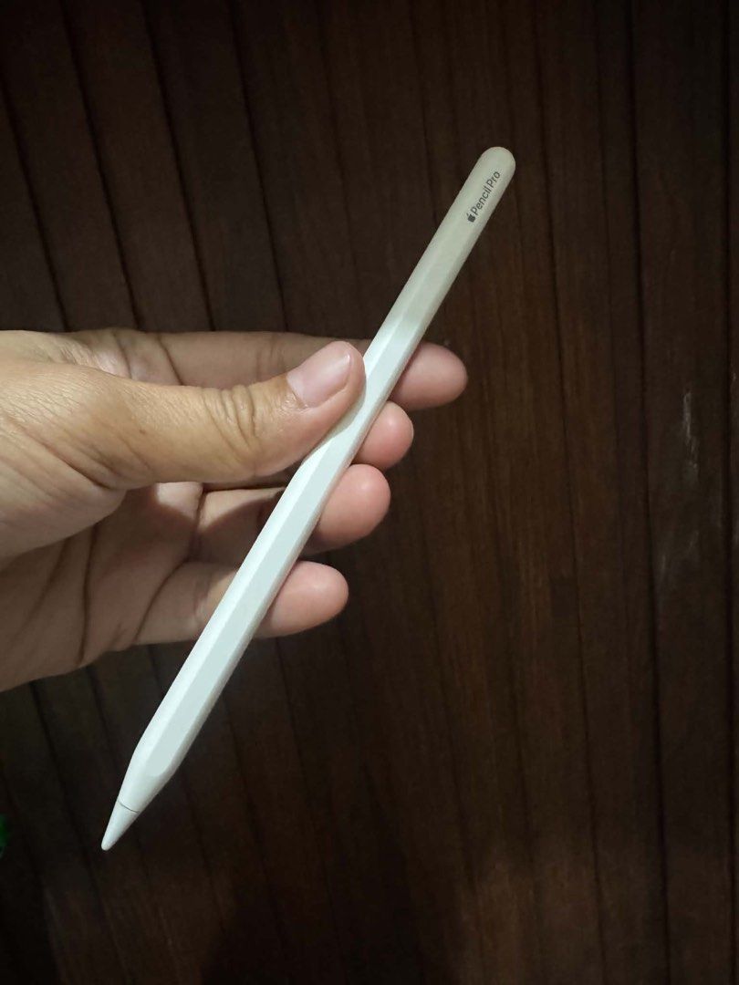 Apple Pencil Pro (Category: iPad) located in Pasay City. Submitted by jhokz5683 (Listing ID 1470874532, Image 3). Description: - Authentic Apple Pencil Pro in original box - Brand new; unused - Fully compatible with supported iPad models - Ideal for digital drawing, note-taking, and precise navigation - Trusted seller with great ratings—buy with confidence! SRP Php9,250 RFS: nagkamali ng bili...
