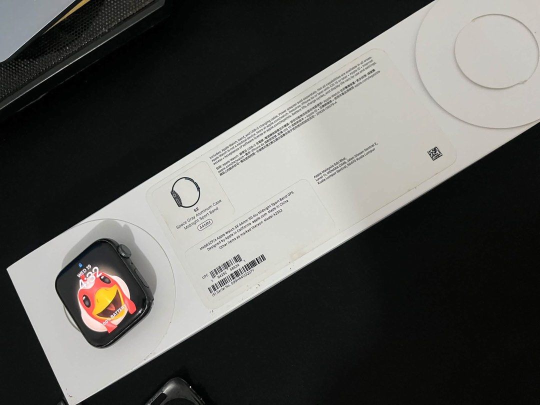 Apple Watch SE1 (44mm) 80% BH (Category: Wearables & Smart Watches) located in Manila. Submitted by justodile (Listing ID 1470848498, Image 2). Description: Apple Watch SE1 Black + Midnight Silicon Strap - Free Space Gray aluminum case from Ringke (worth 1k) - Original box included - Two extra watch bands included - RFS: upgrade - Paranaque Area PHP 4500.