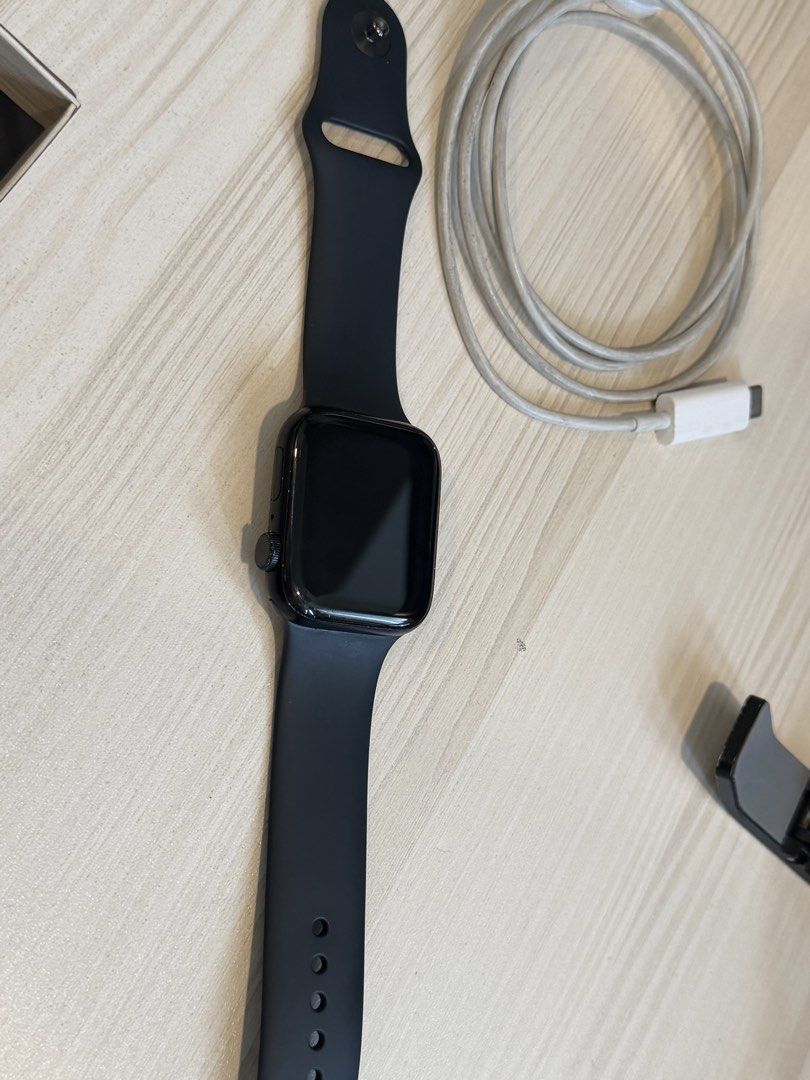 Apple Watch SE 2nd Gen 44mm, Midnight (Category: Wearables & Smart Watches) located in Manila. Submitted by 3s.tn_ (Listing ID 1470805272, Image 1). Description: RUSH Apple Watch SE - 2nd Gen - 44 mm - Midnight - Silicone Strap - 100% Battery Health - Charger Included = ₱6k (flexible) Has minor scratches on the side. Rfs: Upgrade. - Can do Lalamove/Meet-up (around Manila) - Has not been reset yet (better if reseted infront or with notice of buyer