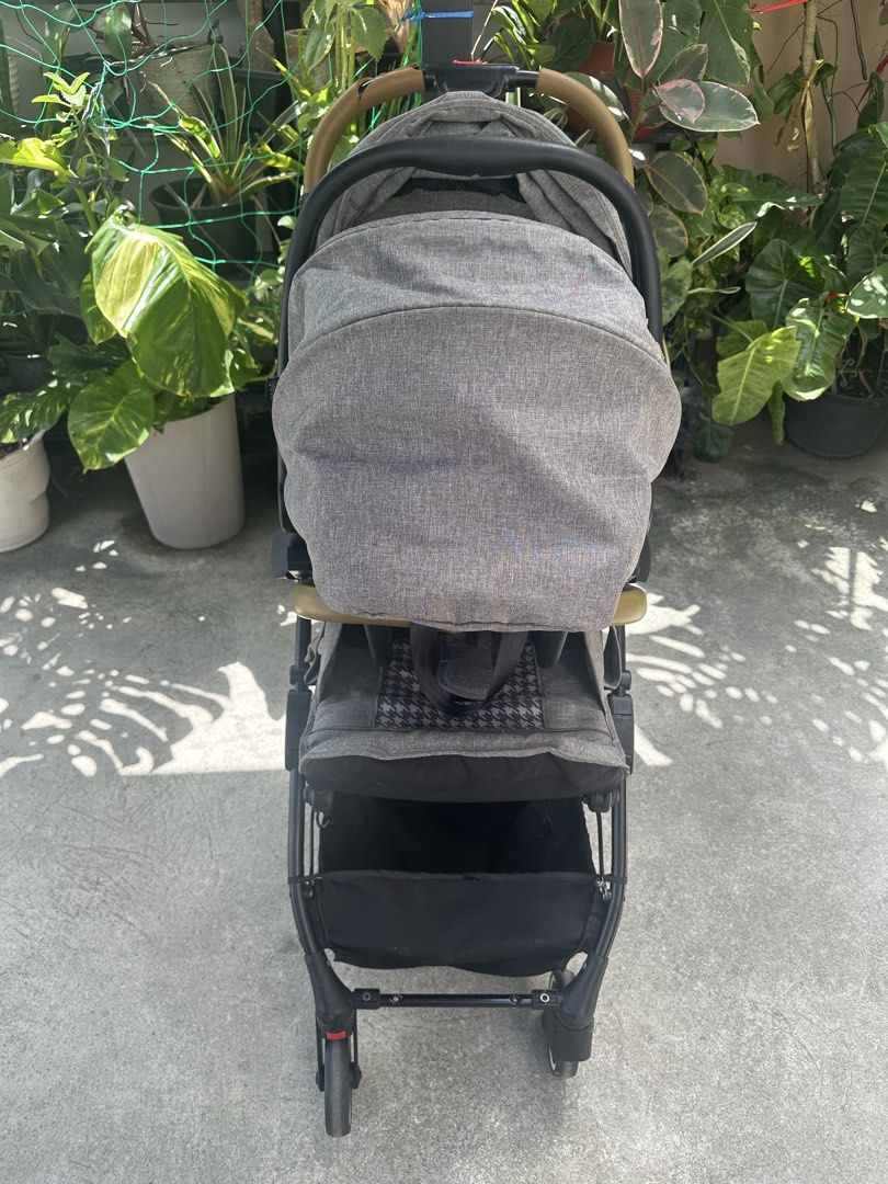 Apruva Carrier and Stroller (Category: Strollers) located in Las Pinas. Submitted by kl.2love (Listing ID 1470806162, Image 3). Description: DECLUTTERING SALE | PRELOVED APRUVA TREK PORTABLE TRAVEL SYSTEM STROLLER & CARRIER These have been such a big help for our family, especially during travels! The stroller is lightweight and easy to use, while the carrier has been very convenient since the day we brought our baby home from the hospital. ❤️ ✨ 