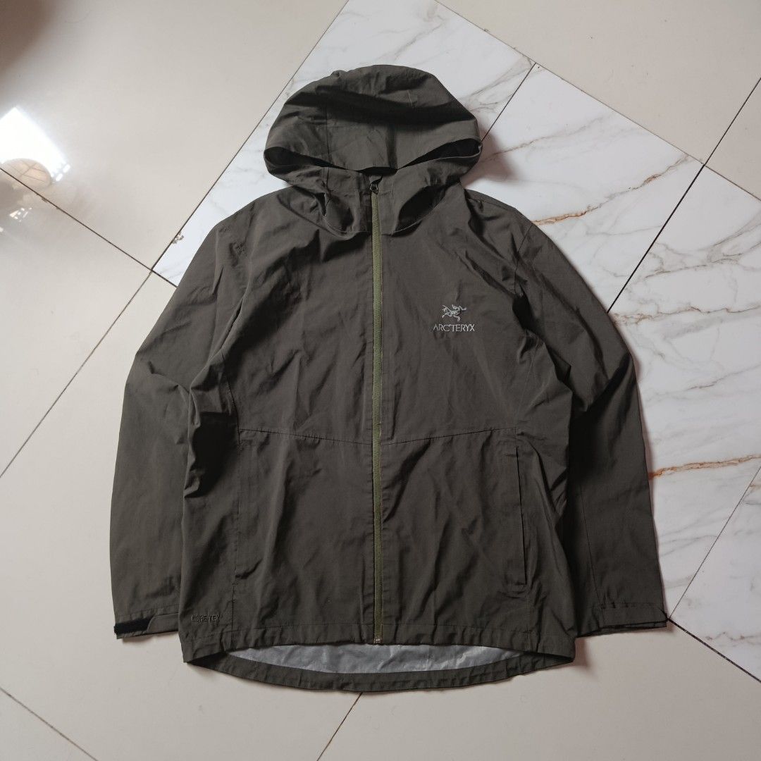 Arc Arc (Category: Hoodies) located in Akbar. Submitted by mujirneedscoffee2001 (Listing ID 1470778217, Image 1). Description: Dimes: 28×23 Color rate 9/1Good condition, no scratch.