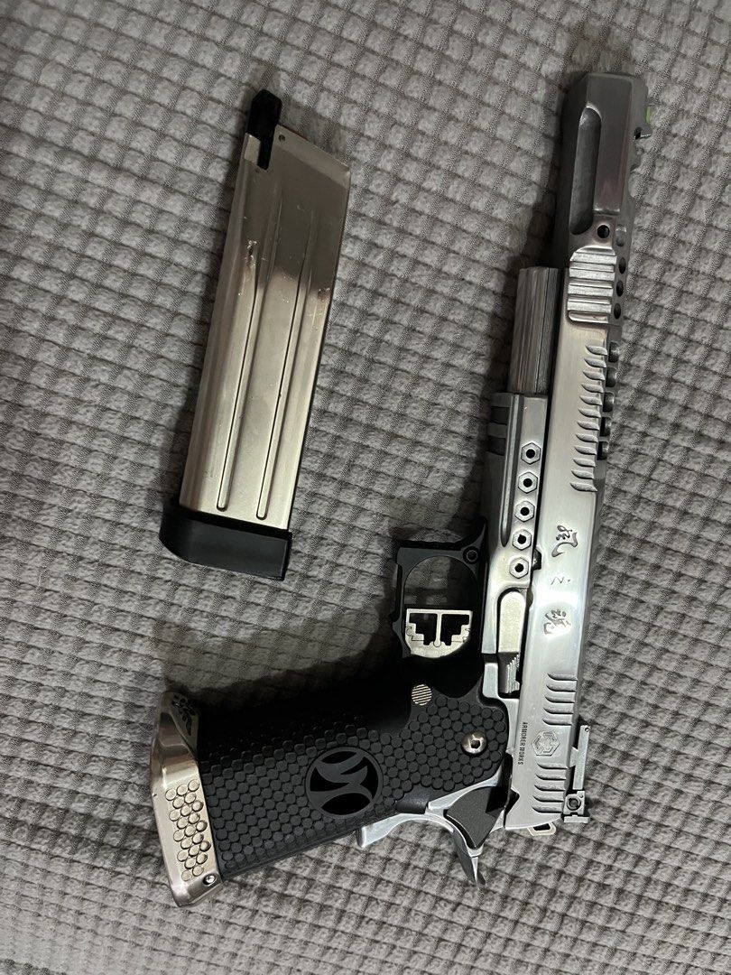 Airsoft Pistol (Category: Action & Battle Toys) located in Manila. Submitted by someoneanyone (Listing ID 1470834903, Image 1). Description: Aw custom HX2402 No issue No leakage Everything working Can be tested before buying.