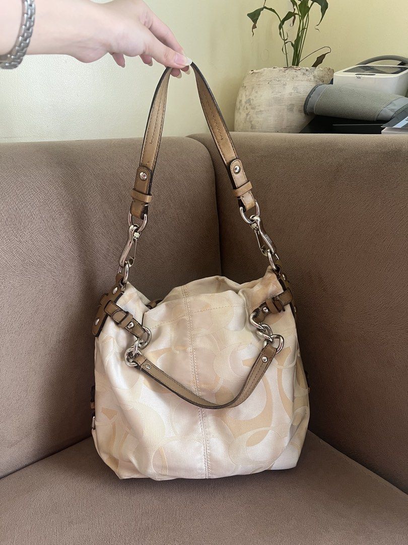 Assorted Coach Hobo, Shoulder, Kili Bags (Category: Luxury Bags & Wallets) located in Manila. Submitted by erickalago (Listing ID 1470793663, Image 2). Description: Coach Poppy Shoulder Bag- 1,200 Coach Signature Kili Bag- SOLD Coach Brooke Cream- 1,600 location: Pasig, San Joaquin DM ME FOR MORE PICS!.