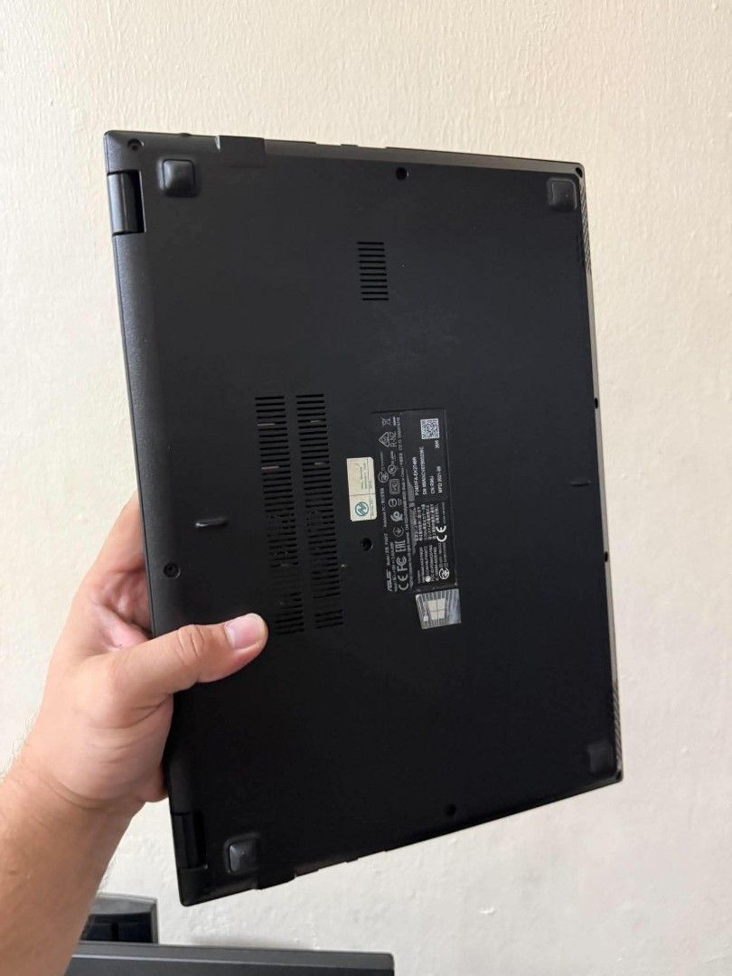 Asus expertBook P2451FA (Category: Laptops & Notebooks) located in Manila. Submitted by happyearth.953a15 (Listing ID 1470882161, Image 3). Description: Asus expertBook P2451FA I5 10th gen Intel UHD Graphics 16gb ram 512gb nvme Windows 11 pro OS Unit with charger No issue ✅ Tested ✅ 💸💸 15,000 Location: San Andres bukid manila Pick up or meet up.