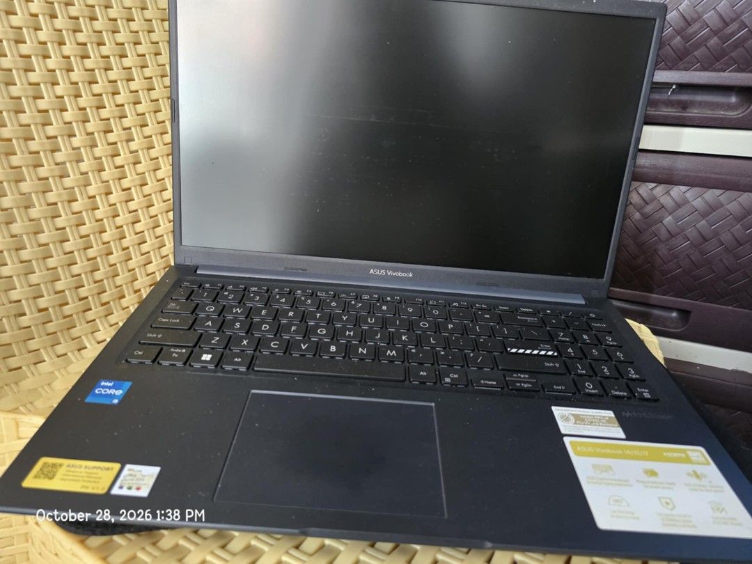 Asus laptop (Category: Laptops & Notebooks) located in San Mateo. Submitted by mysticfish.4c859f (Listing ID 1470834329, Image 1). Description: Almost 2 years Included:Charger and mouse, Laptop pouch.