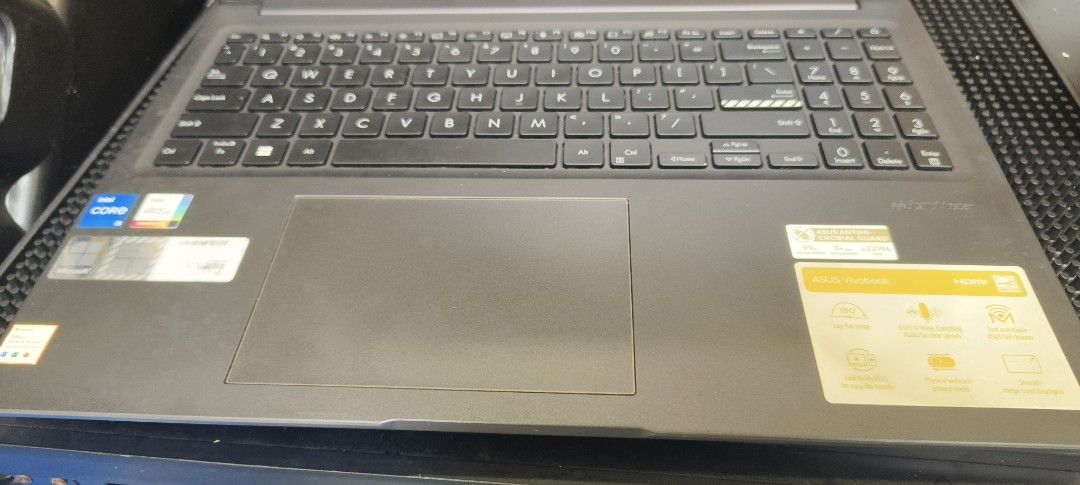 ASUS Laptop Core i5-12th Gen (Category: Laptops & Notebooks) located in Valenzuela. Submitted by salecollectionph (Listing ID 1470851605, Image 2). Description: - Model: ASUS Vivobook X1605ZA - Color: Sleek black finish - Performance: Intel Iris Xe Graphics and ~Core i5-12th Gen -16GB RAM 512GB SSD -lWUXGA Resolution - Keyboard: Full-sized layout with a dedicated number pad - Inclusions: Original power adapter block, power cable, and a matching b