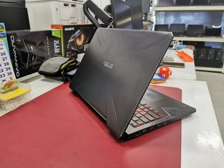 (Category: ) located in . Submitted by laptop-distribution (Listing ID 1470801022, Image 1). Description: .