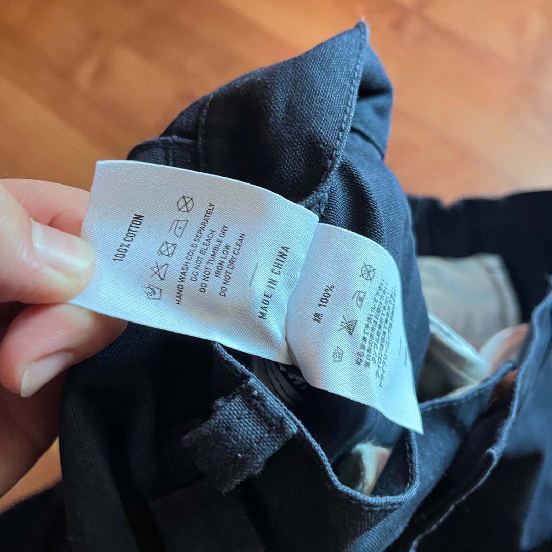 A[S]USL Dark Blue Cargo Pants (Category: Joggers) located in Caloocan City. Submitted by landcruiser76__ (Listing ID 1470775652, Image 3). Description: - Brand: A[S]USL - Color: Dark blue (solid clean colourway) - Material: 100% cotton canvas - Features: Multiple functional side pockets, elastic waistband with button closure, and zip fly - Style: Versatile everyday streetwear - Care: Hand wash cold recommended Condition : good condish Size : Larg