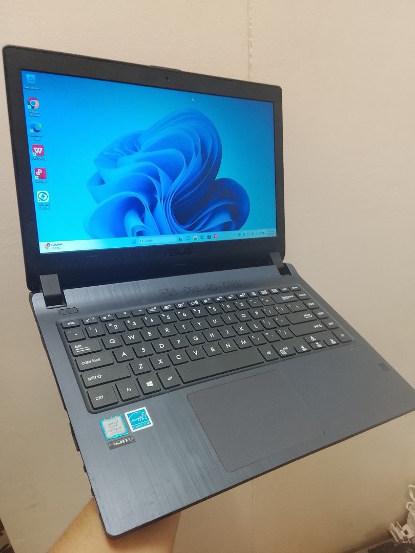 ASUSPRO Core i5 8thgen (Category: Other Mobile & Gadget Accessories) located in Cainta. Submitted by mokssssir (Listing ID 1470787335, Image 2). Description: ASUSPRO core i5 8thgen 8/256 14inch.