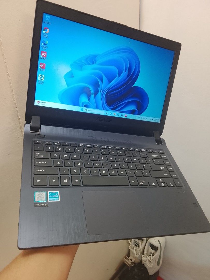 ASUSPRO Core i5 8thgen (Category: Other Mobile & Gadget Accessories) located in Cainta. Submitted by mokssssir (Listing ID 1470787335, Image 3). Description: ASUSPRO core i5 8thgen 8/256 14inch.