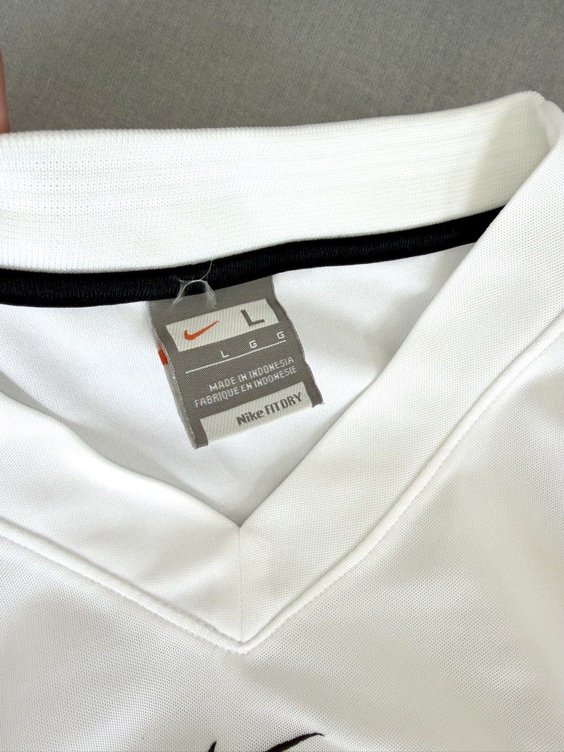 Athletic Shirts Bundle: Nike and Under Armour Size L M S (Category: Activewear) located in Lipa City. Submitted by pauline0303 (Listing ID 1470804621, Image 3). Description: - Brand: Nike & Under Armour - Items: 3 athletic tops (1 sleeveless jersey, 1 crew neck, 1 short-sleeve tee) - Sizes: Large (Nike), Small (UA), and standard sizing - Material: Lightweight, breathable fabric with mesh ventilation panels, dri fit - Condition: Like New.